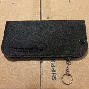 Feisedy Felt Eyeglass Case Snap Closure Keychain Soft Sunglasses Pouch